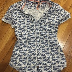 Vintage collar w quirky retro print winter trees